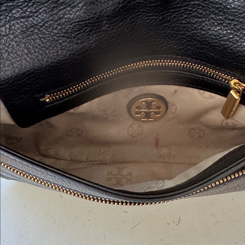 Tory Burch Black Leather Crossbody with Gold Chain - Picture 4 of 6
